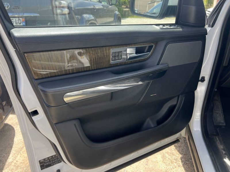 LAND ROVER RANGE ROVER SPORT SDV6 3.0 256 AUTOBIOGRAPHY BVA8