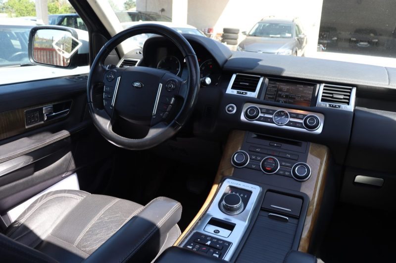 LAND ROVER RANGE ROVER SPORT SDV6 3.0 256 AUTOBIOGRAPHY BVA8