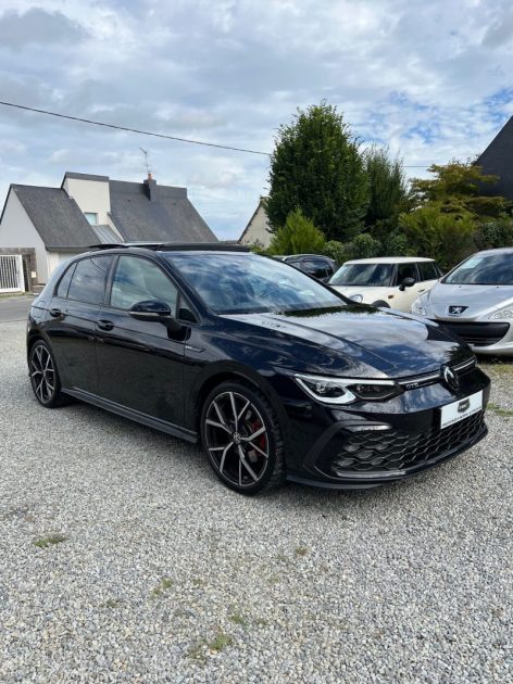 VOLKSWAGEN GOLF 2023