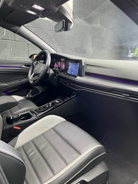 VOLKSWAGEN GOLF 2023