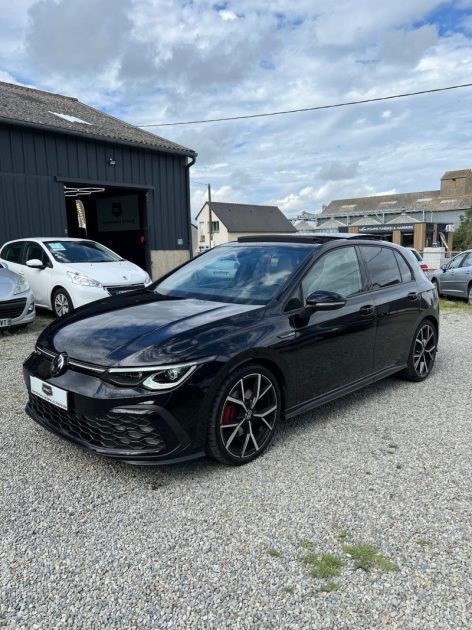 VOLKSWAGEN GOLF 2023