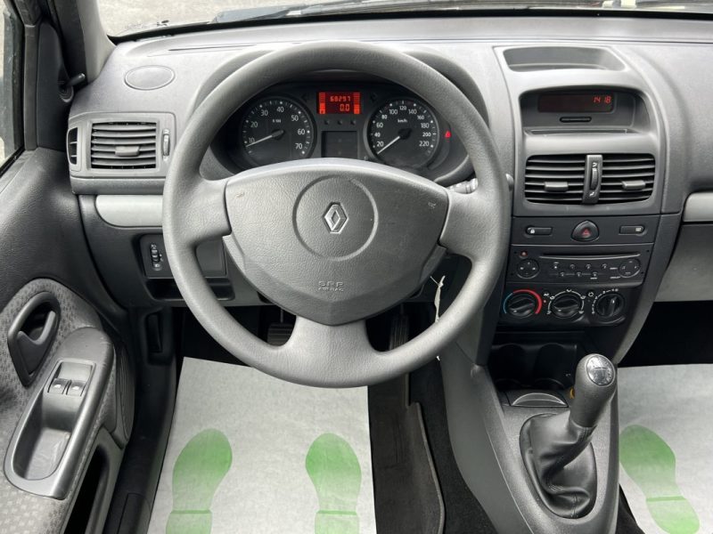 RENAULT CLIO 2 II PHASE 2 1.5 DCI 65 Cv 5 PORTES / CLIMATISAITON BLUETOOTH - GARANTIE 1 AN