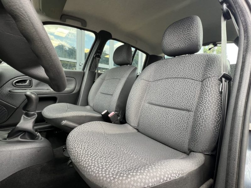 RENAULT CLIO 2 II PHASE 2 1.5 DCI 65 Cv 5 PORTES / CLIMATISAITON BLUETOOTH - GARANTIE 1 AN