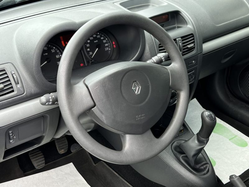 RENAULT CLIO 2 II PHASE 2 1.5 DCI 65 Cv 5 PORTES / CLIMATISAITON BLUETOOTH - GARANTIE 1 AN