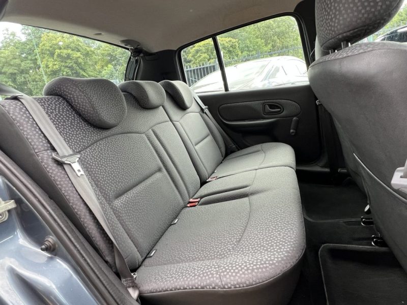 RENAULT CLIO 2 II PHASE 2 1.5 DCI 65 Cv 5 PORTES / CLIMATISAITON BLUETOOTH - GARANTIE 1 AN