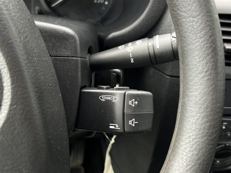 RENAULT CLIO 2 II PHASE 2 1.5 DCI 65 Cv 5 PORTES / CLIMATISAITON BLUETOOTH - GARANTIE 1 AN