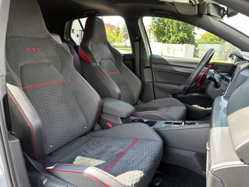 VOLKSWAGEN GOLF 2022