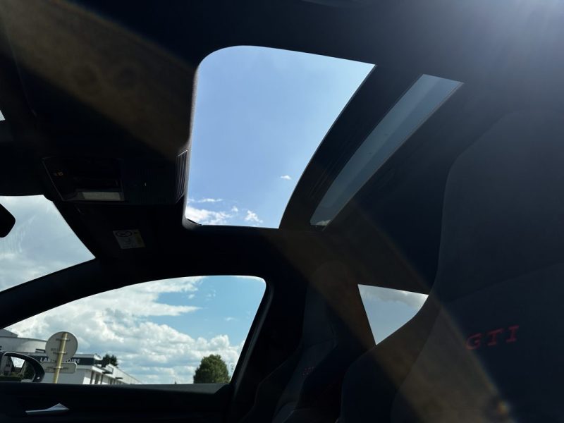 VOLKSWAGEN GOLF 2022