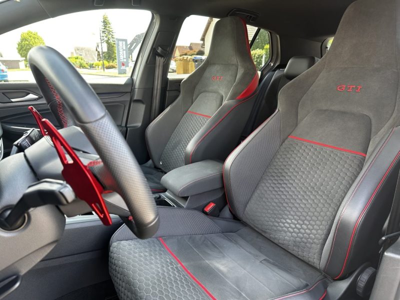 VOLKSWAGEN GOLF 2022