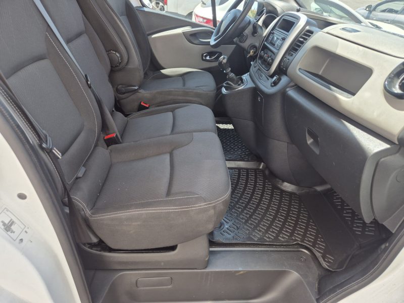 RENAULT TRAFIC III Camionnette 2019