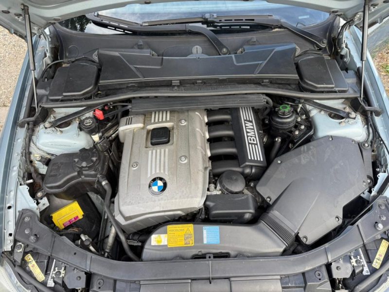 BMW SERIE 3 E90 325XI 2.5l PACK CONFORT BVA