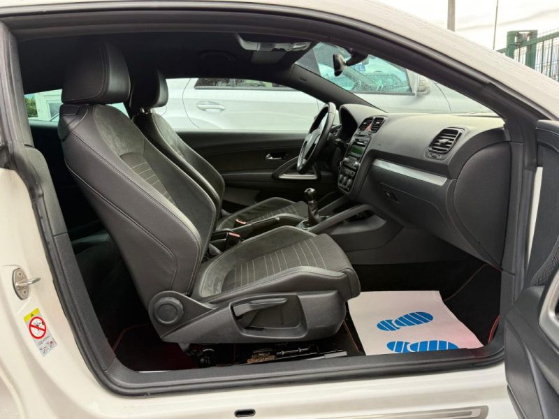 VOLKSWAGEN SCIROCCO 2009