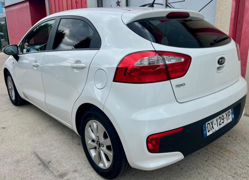 KIA RIO 2015