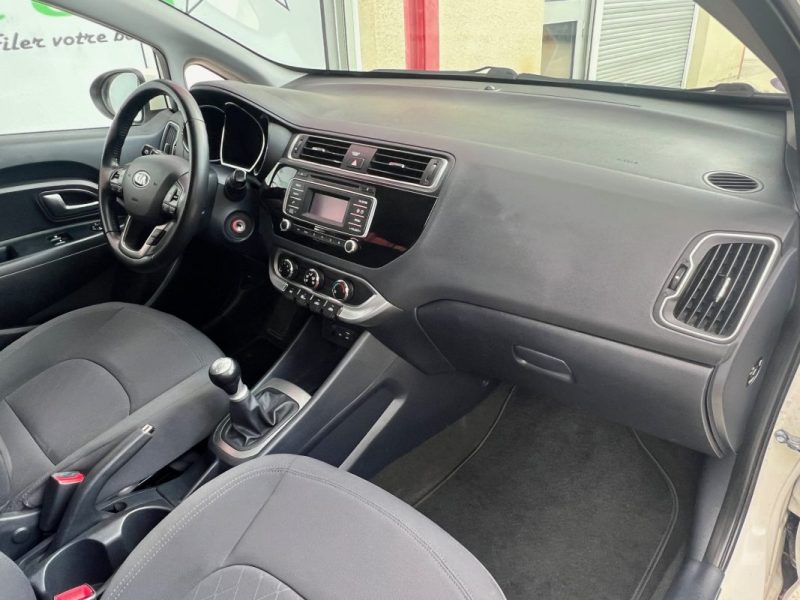 KIA RIO 2015