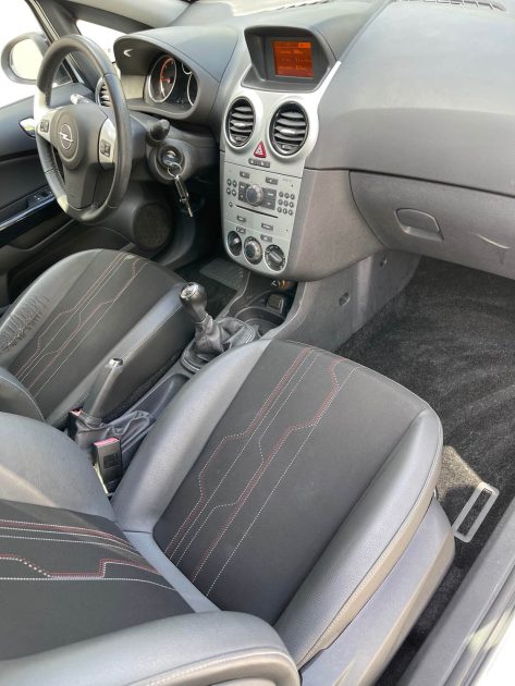 OPEL CORSA 2012