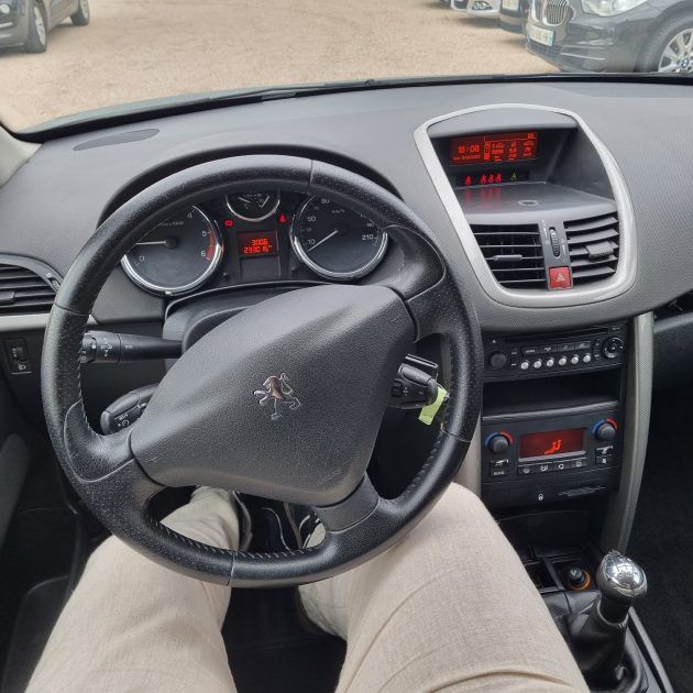 PEUGEOT 207 2006