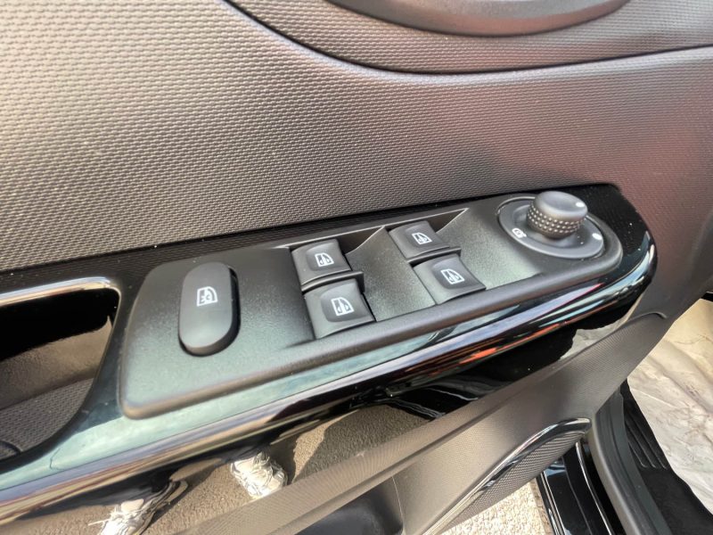 RENAULT CAPTUR BOITE AUTOMATIQUE 1.2 TCE 120CV CRIT'AIR 1 2013