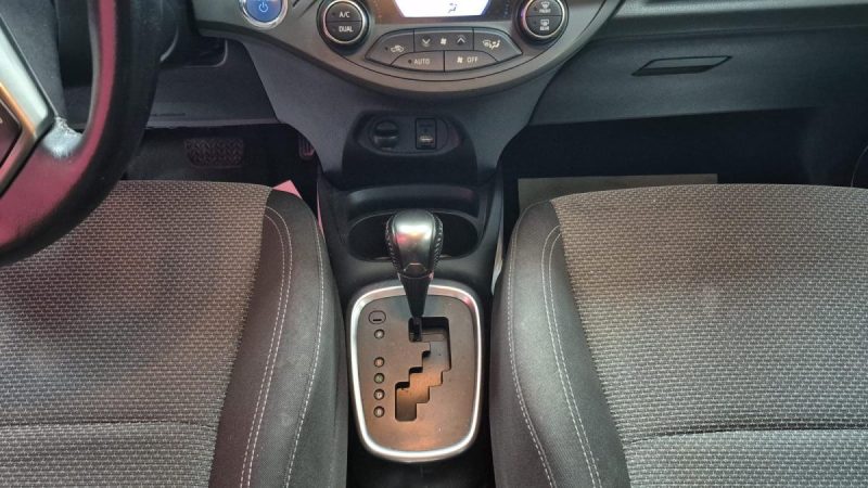 TOYOTA YARIS HYBRID 2016