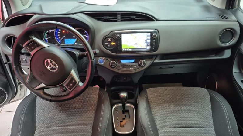 TOYOTA YARIS HYBRID 2016