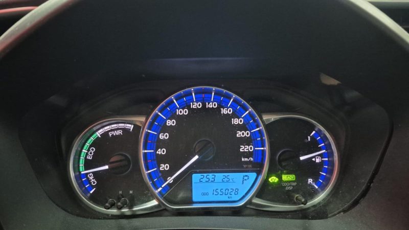 TOYOTA YARIS HYBRID 2016