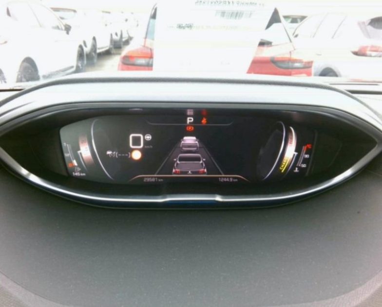 Peugeot 3008 Hybrid 136 e-dcs6 gt + navi + park assist