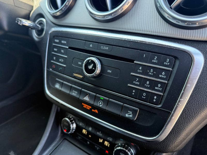 MERCEDES CLASSE GLA 220D 4-MATIC 4X4 177CH PACK SPORT GARANTIE 