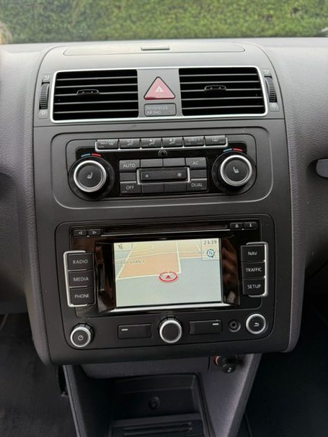 VOLKSWAGEN TOURAN 2011 1.6 TDI CONFORTLINE 7 PLACES 1ER MAIN 2011    