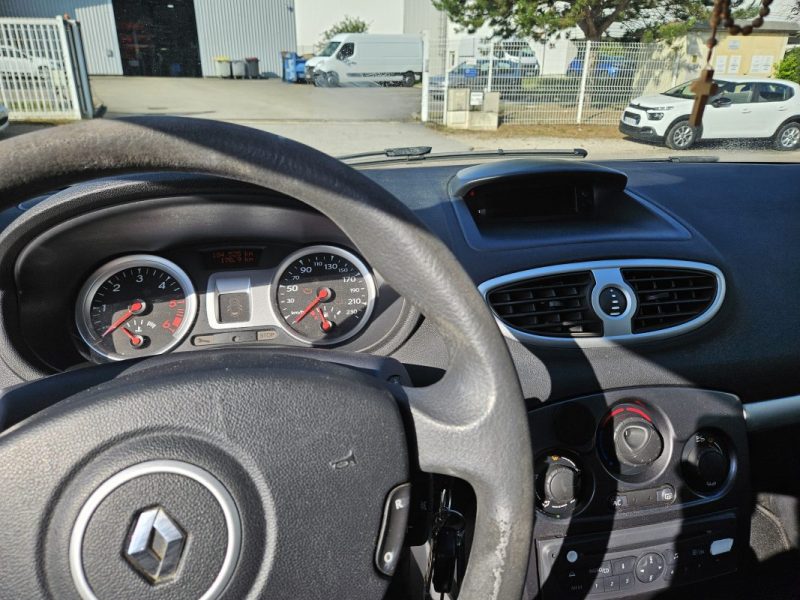 RENAULT CLIO 2011