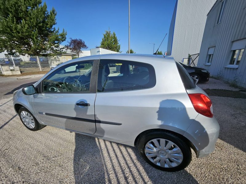 RENAULT CLIO 2011