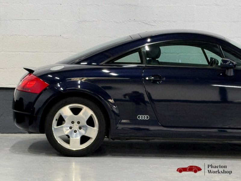 AUDI TT 8N 180ch Interieur Cuir Alcantara Gris de 2002