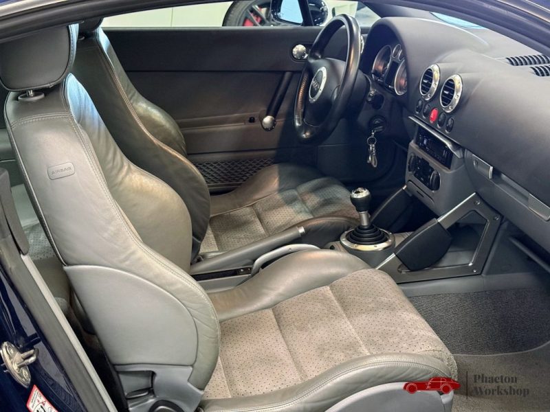 AUDI TT 8N 180ch Interieur Cuir Alcantara Gris de 2002
