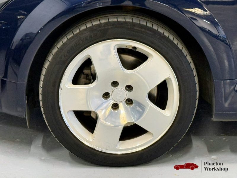 AUDI TT 8N 180ch Interieur Cuir Alcantara Gris de 2002