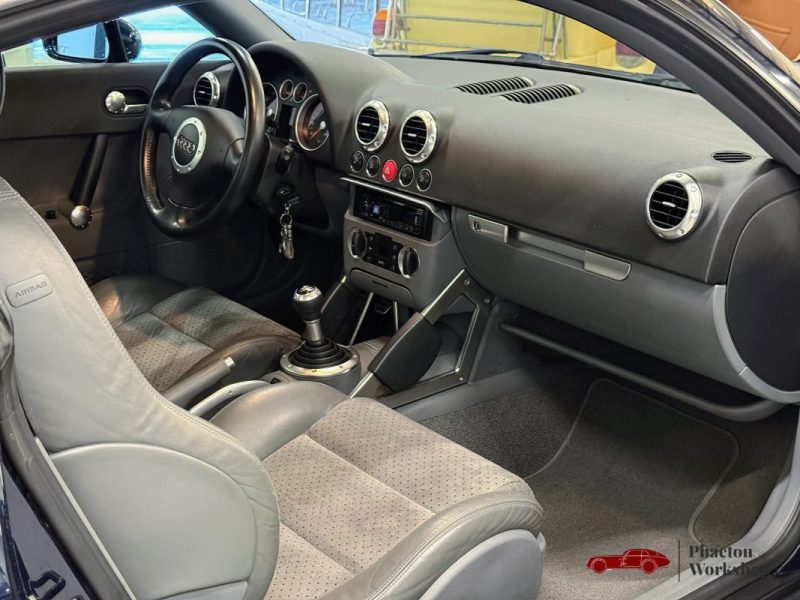 AUDI TT 8N 180ch Interieur Cuir Alcantara Gris de 2002