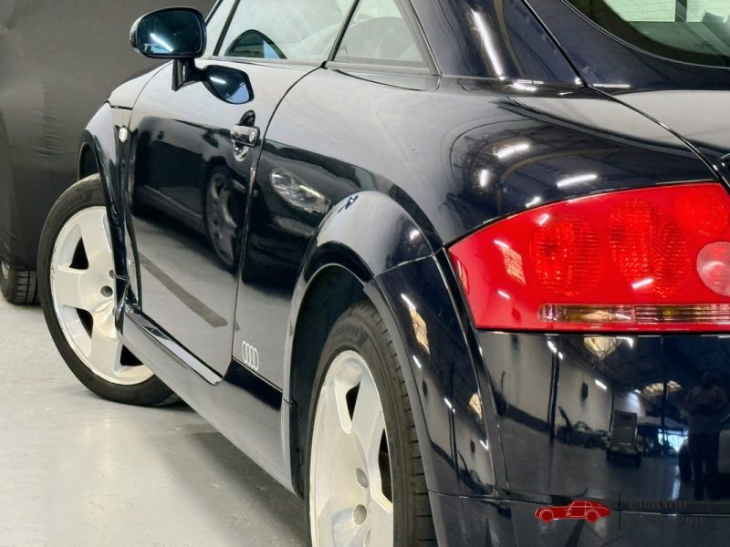 AUDI TT 8N 180ch Interieur Cuir Alcantara Gris de 2002