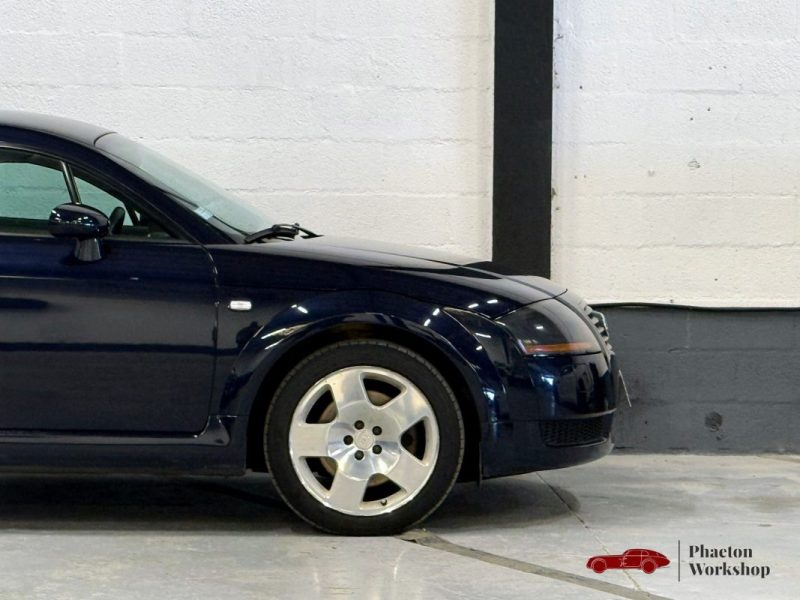 AUDI TT 8N 180ch Interieur Cuir Alcantara Gris de 2002