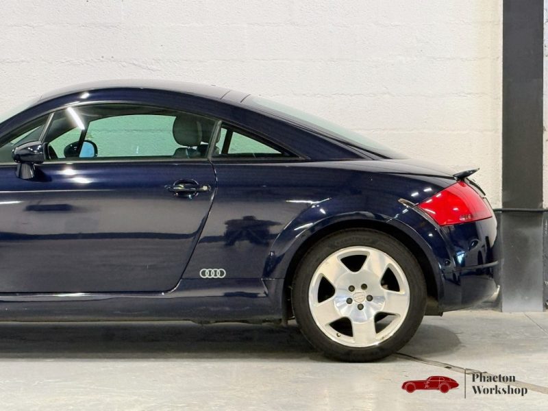 AUDI TT 8N 180ch Interieur Cuir Alcantara Gris de 2002