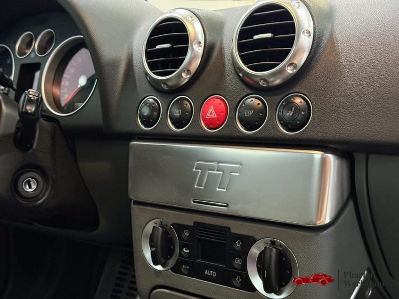 AUDI TT 8N 180ch Interieur Cuir Alcantara Gris de 2002