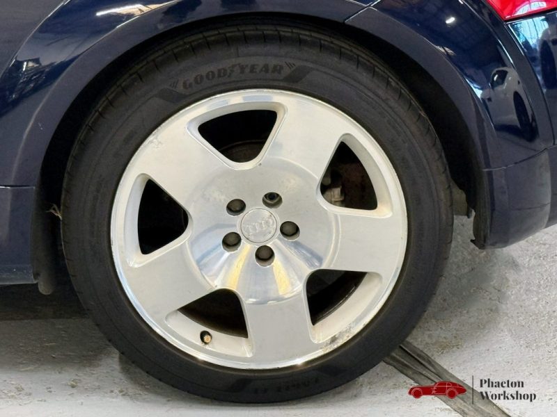 AUDI TT 8N 180ch Interieur Cuir Alcantara Gris de 2002