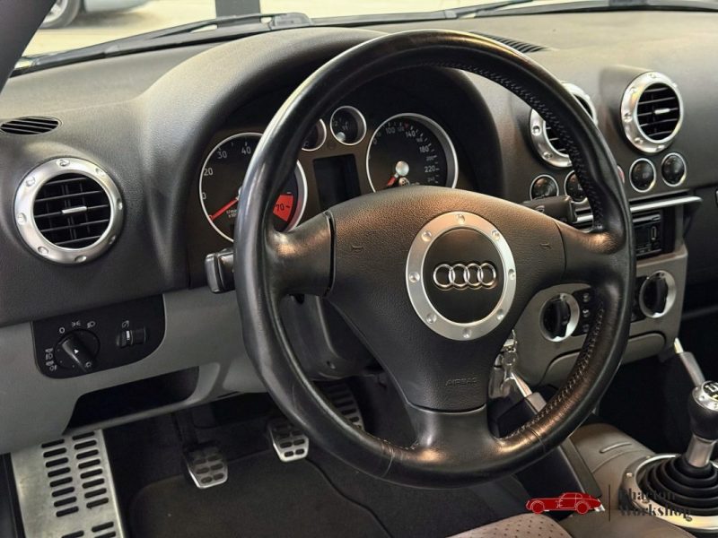 AUDI TT 8N 180ch Interieur Cuir Alcantara Gris de 2002