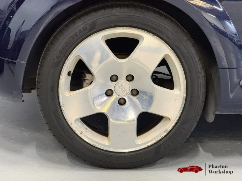 AUDI TT 8N 180ch Interieur Cuir Alcantara Gris de 2002