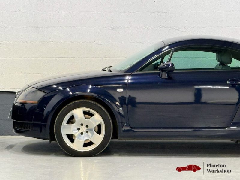 AUDI TT 8N 180ch Interieur Cuir Alcantara Gris de 2002