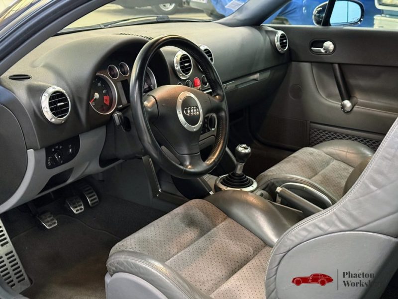 AUDI TT 8N 180ch Interieur Cuir Alcantara Gris de 2002