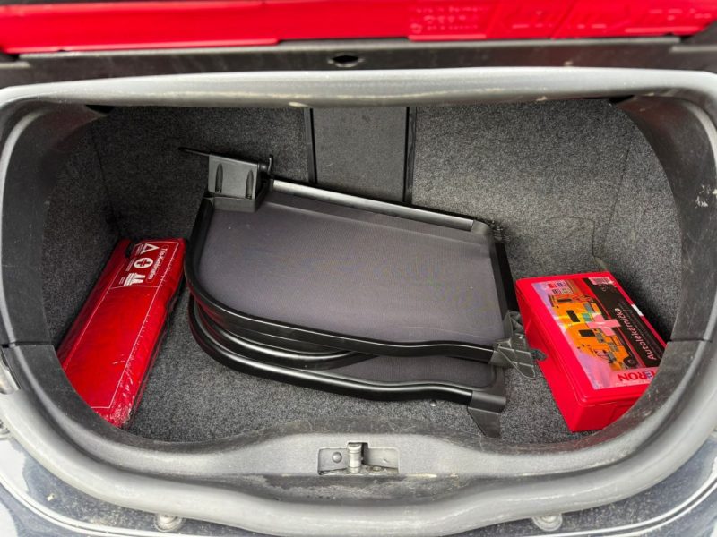 VOLKSWAGEN NEW BEETLE 1.9l TDI CABRIOLET 105CV CARAT BVM5 2006