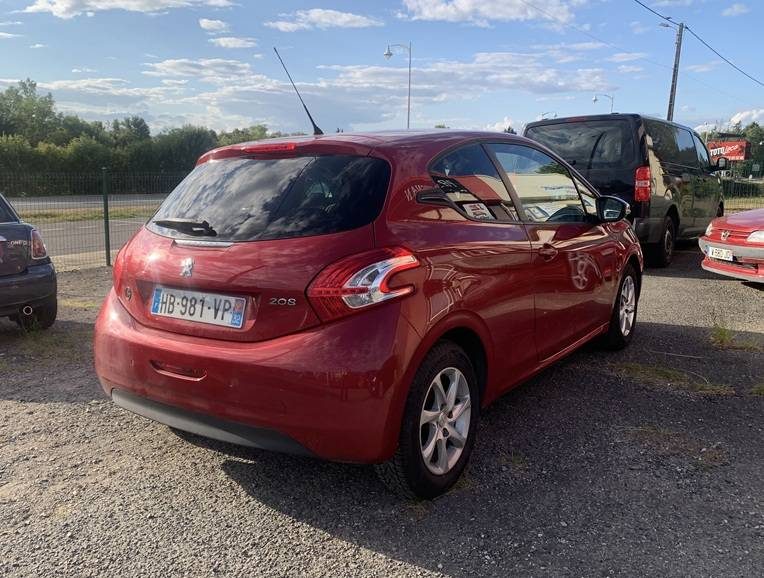 PEUGEOT 208 1.2 VTI STYLE 82 CV