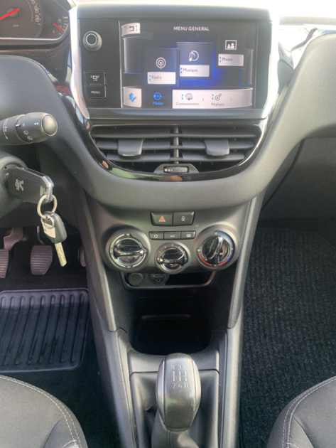 PEUGEOT 208 1.2 VTI STYLE 82 CV