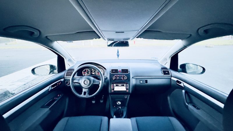 VOLKSWAGEN TOURAN 1.6TDI BV6 7PLACES CONFORT