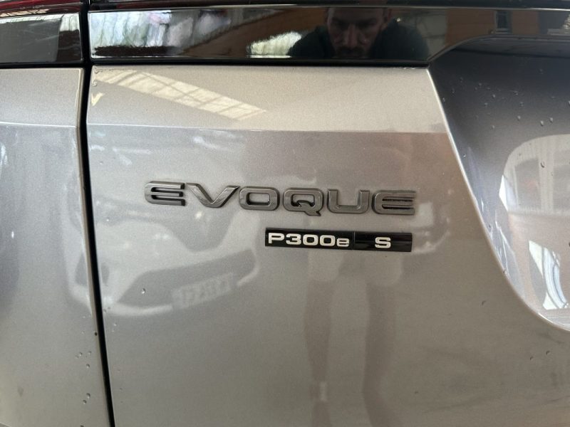 RANGE ROVER EVOQUE P300e 309CV R-DYNAMIC 