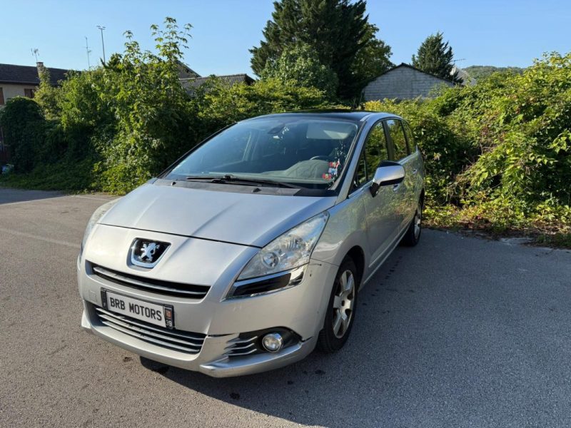 PEUGEOT 5008 2012