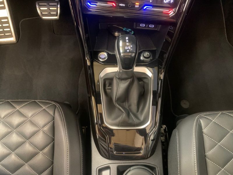 VOLKSWAGEN T-ROC CAB 1.5 TSI Rline 150ch DSG7-Cuir matelassé-CarPlay-28 000km 