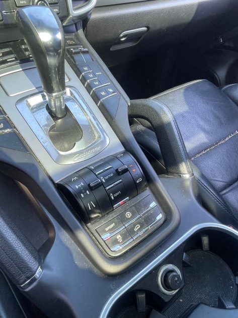 PORSCHE CAYENNE  3.0D - 24V V6 TURBO   DIESEL  FULL OPTION 